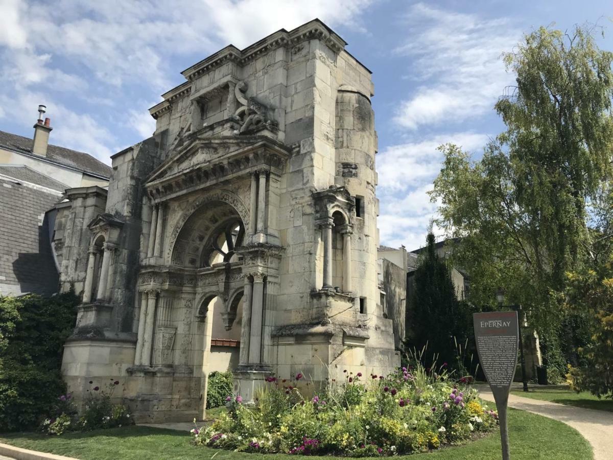 La Bulle De Champagne Lägenhet Épernay Exteriör bild